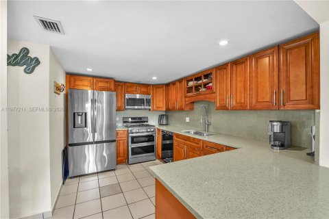 Adosado en venta en Miami, Florida, 2 dormitorios, 123.56 m2 № 2041722 - foto 9