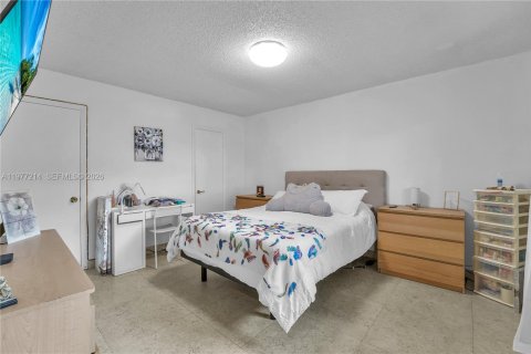 Adosado en venta en Miami, Florida, 2 dormitorios, 123.56 m2 № 2041722 - foto 19