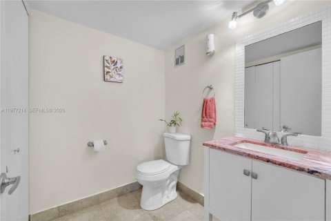Adosado en venta en Miami, Florida, 2 dormitorios, 123.56 m2 № 2041722 - foto 4