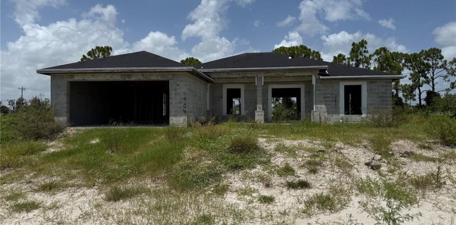 Villa ou maison à Cape Coral, Floride 4 chambres, 156.35 m2 № 1848697