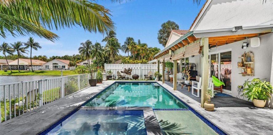 Casa en Hollywood, Florida 4 dormitorios, 153.1 m2 № 1893082