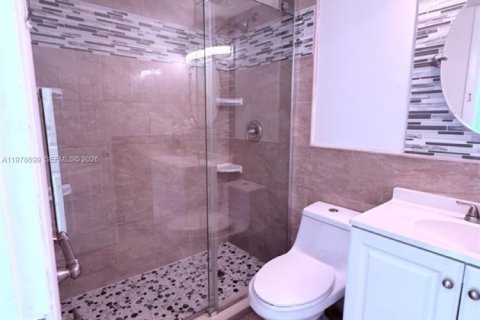 Villa ou maison à louer à Miami, Floride: 3 chambres, 118.64 m2 № 2046447 - photo 7