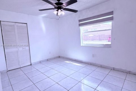 Villa ou maison à louer à Miami, Floride: 3 chambres, 118.64 m2 № 2046447 - photo 8