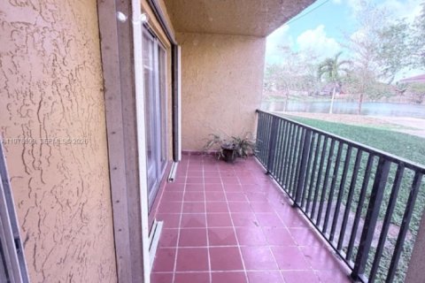 Villa ou maison à louer à Miami, Floride: 3 chambres, 118.64 m2 № 2046447 - photo 19