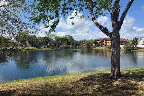 Villa ou maison à louer à Miami, Floride: 3 chambres, 118.64 m2 № 2046447 - photo 24