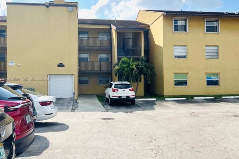 Villa ou maison à Miami, Floride 3 chambres, 118.64 m2 № 2046447