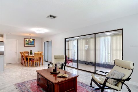 Condo in Venice, Florida, 2 bedrooms № 2220756 - photo 14