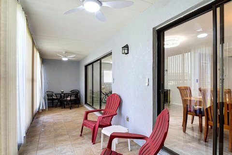 Condo in Venice, Florida, 2 bedrooms № 2220756 - photo 28