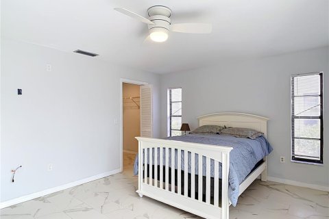 Condo in Venice, Florida, 2 bedrooms № 2220756 - photo 16