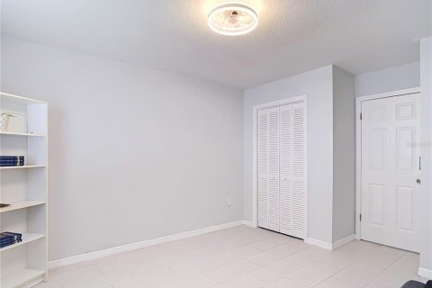 Condo in Venice, Florida, 2 bedrooms № 2220756 - photo 23