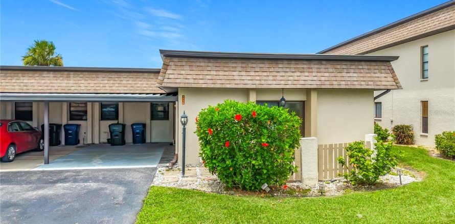 Condo in Venice, Florida, 2 bedrooms № 2220756