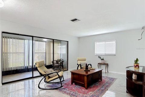 Condo in Venice, Florida, 2 bedrooms № 2220756 - photo 13