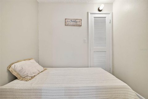 Condominio en venta en Clearwater, Florida, 5 habitaciones, 52.49 m2 № 2092738 - foto 14