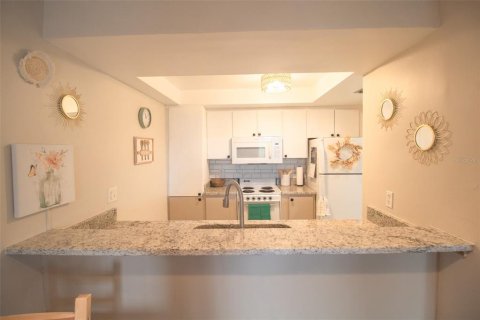 Condominio en venta en Clearwater, Florida, 5 habitaciones, 52.49 m2 № 2092738 - foto 2