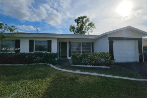 Villa ou maison à Sunrise, Floride 5 chambres, 119.19 m2 № 2251677