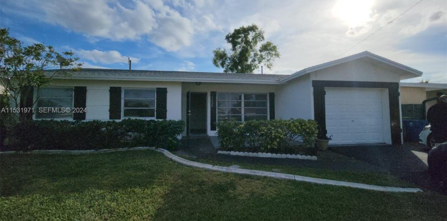 Villa ou maison à Sunrise, Floride 5 chambres, 119.19 m2 № 2251677