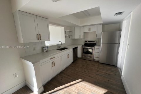 Villa ou maison à vendre à Sunrise, Floride: 5 chambres, 119.19 m2 № 2251677 - photo 5