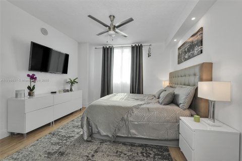 Copropriété à vendre à Miami, Floride: 3 chambres, 122.45 m2 № 1698242 - photo 14