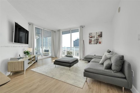 Copropriété à vendre à Miami, Floride: 3 chambres, 122.45 m2 № 1698242 - photo 6