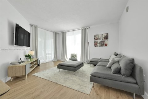 Copropriété à vendre à Miami, Floride: 3 chambres, 122.45 m2 № 1698242 - photo 5