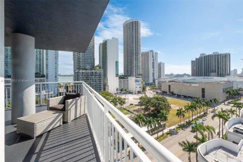 Copropriété à vendre à Miami, Floride: 3 chambres, 122.45 m2 № 1698242 - photo 2