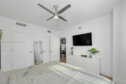Copropriété à vendre à Miami, Floride: 3 chambres, 122.45 m2 № 1698242 - photo 15