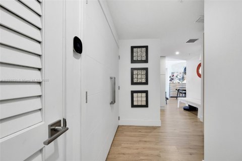Copropriété à vendre à Miami, Floride: 3 chambres, 122.45 m2 № 1698242 - photo 23