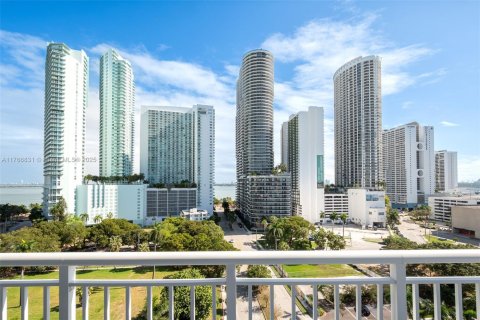 Copropriété à vendre à Miami, Floride: 3 chambres, 122.45 m2 № 1698242 - photo 29