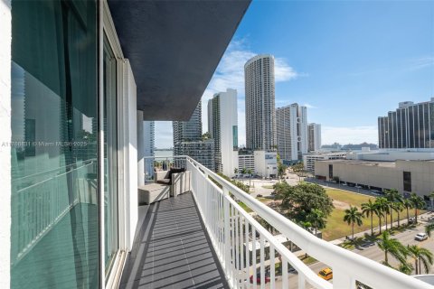 Copropriété à vendre à Miami, Floride: 3 chambres, 122.45 m2 № 1698242 - photo 26