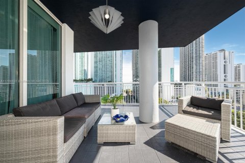 Copropriété à vendre à Miami, Floride: 3 chambres, 122.45 m2 № 1698242 - photo 1