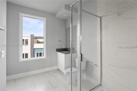 Купить таунхаус в Киссимми, Флорида 5 спален, 160.35м2, № 1931352 - фото 17