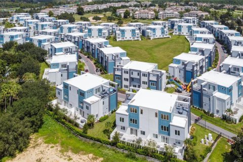 Купить таунхаус в Киссимми, Флорида 5 спален, 160.35м2, № 1931352 - фото 23