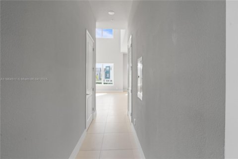 Купить таунхаус в Киссимми, Флорида 5 спален, 160.35м2, № 1931352 - фото 11