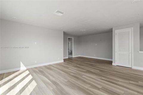 Купить таунхаус в Киссимми, Флорида 5 спален, 160.35м2, № 1931352 - фото 20