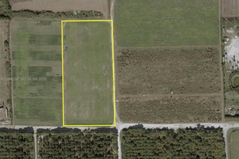 Коммерческая недвижимость в Майами, Флорида № 2047254