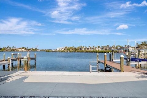 Villa ou maison à vendre à Holmes Beach, Floride: 2 chambres, 90.86 m2 № 1787365 - photo 3
