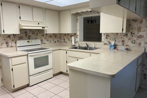 House in Tavares, Florida 3 bedrooms, 215.25 sq.m. № 1765563 - photo 11
