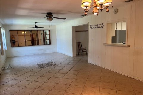 House in Tavares, Florida 3 bedrooms, 215.25 sq.m. № 1765563 - photo 9