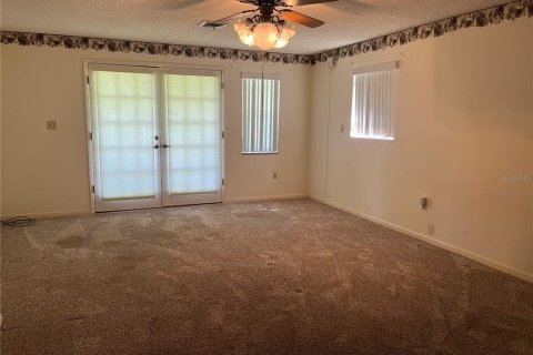 House in Tavares, Florida 3 bedrooms, 215.25 sq.m. № 1765563 - photo 16