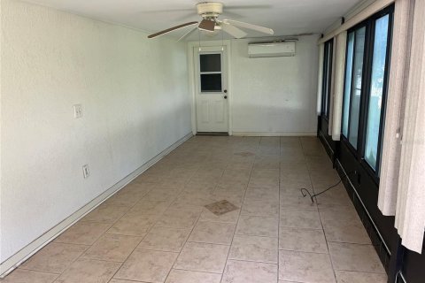 House in Tavares, Florida 3 bedrooms, 215.25 sq.m. № 1765563 - photo 7