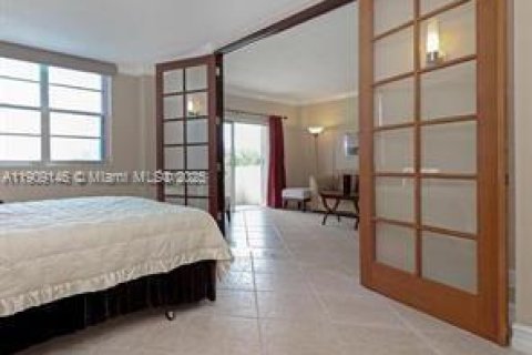 Condominio en alquiler en North Bay Village, Florida, 2 dormitorios, 109.44 m2 № 1964453 - foto 12