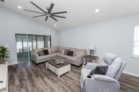 House in Davenport, Florida 3 bedrooms, 139.07 sq.m. № 1909633 - photo 7