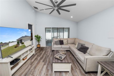 House in Davenport, Florida 3 bedrooms, 139.07 sq.m. № 1909633 - photo 8