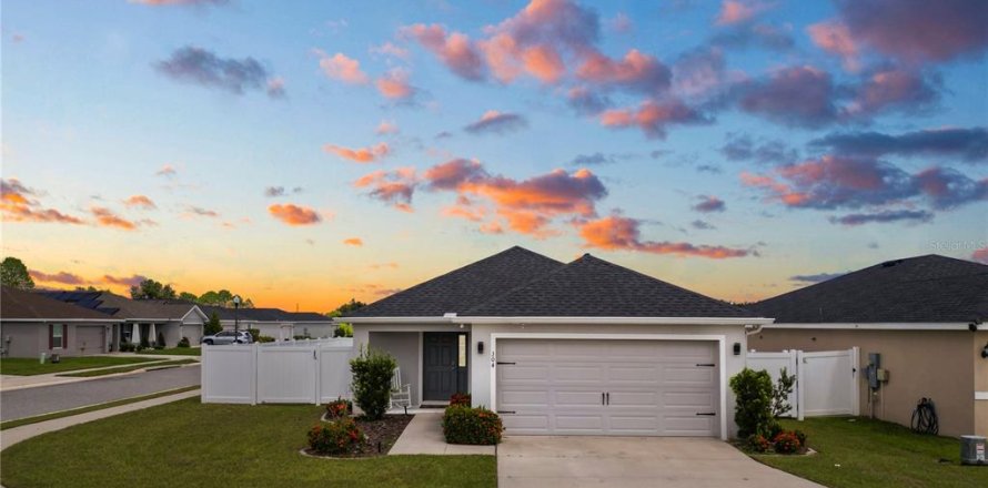 House in Davenport, Florida 3 bedrooms, 139.07 sq.m. № 1909633