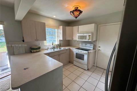 Купить виллу или дом в Пальметто-Бей, Флорида 3 спальни, 108.14м2, № 1993860 - фото 6