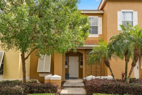 Adosado en Kissimmee, Florida 3 dormitorios, 119.47 m2 № 2107398