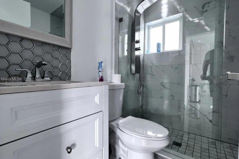 Propiedad comercial en venta en Hollywood, Florida № 1954882 - foto 16