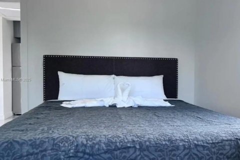 Commercial property in Hollywood, Florida № 1954882 - photo 12