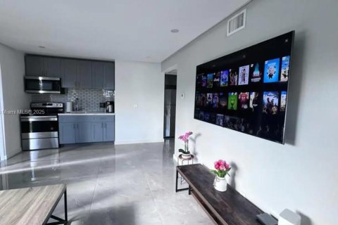 Propiedad comercial en venta en Hollywood, Florida № 1954882 - foto 15