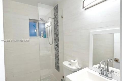 Propiedad comercial en venta en Hollywood, Florida № 1954882 - foto 30